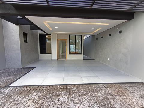 Casa em Maringá com 3 dormitórios, sendo 1 suíte, piscina, área gourmet e garagem ampla