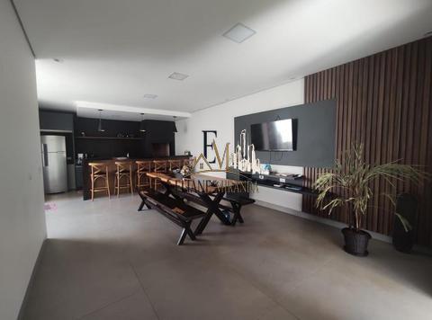 Casa à venda em Maringá, Jardim Monique, com 3 quartos sendo 1 suíte, 1 banheiro, piscina, churrasqueira, lavanderia