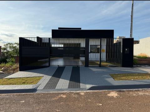 Casa à venda em Maringá, Residencial Ícaro, com 3 quartos sendo 1 suíte, churrasqueira, 1 banheiro